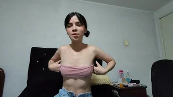 Lam Thai Vy был горячим и горячим
