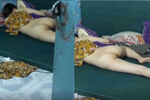 Сури утром отправился в храм, чтобы пойти в косы, чтобы мастурбировать